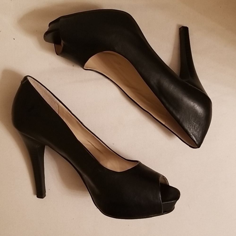 Nine & Co peep toe platform heels